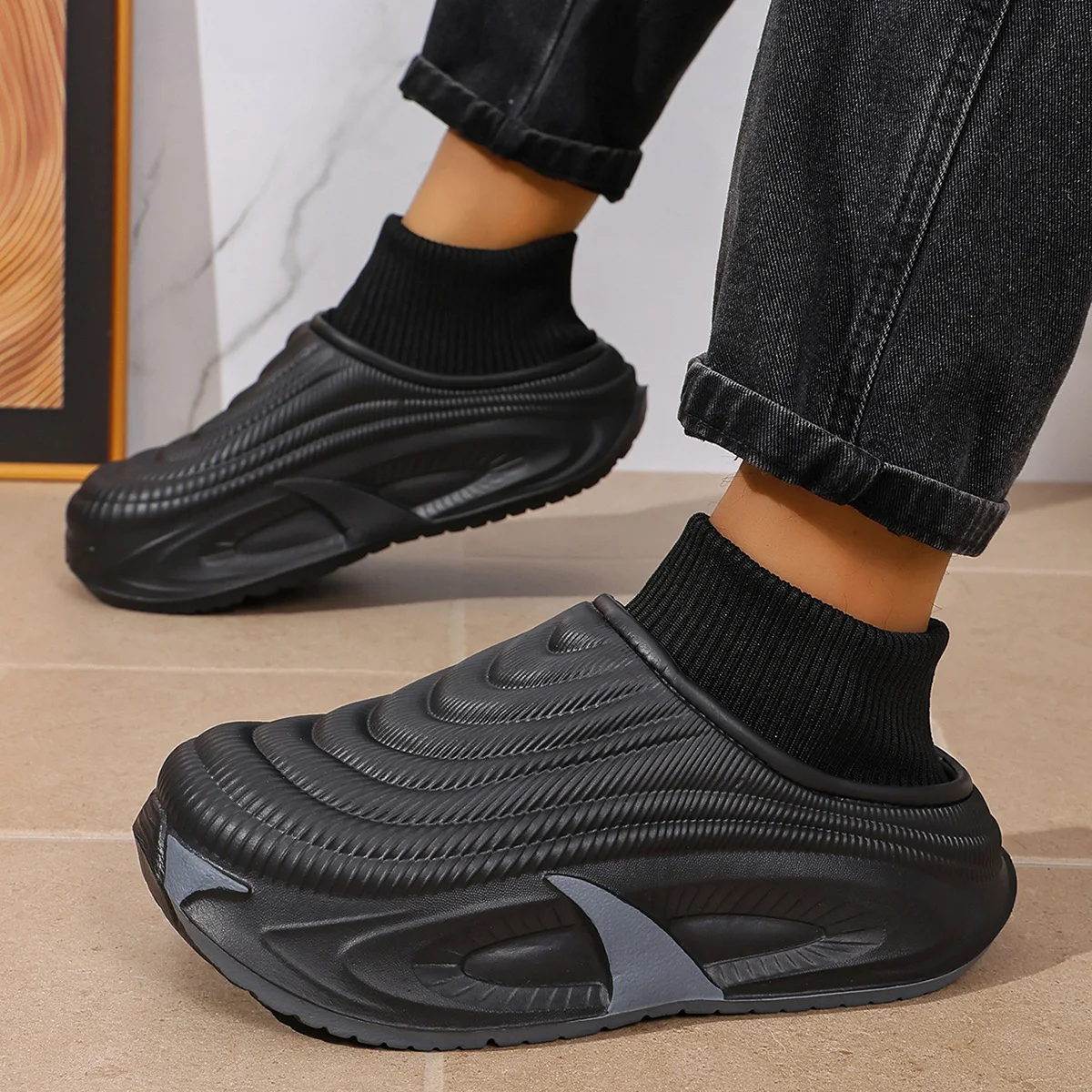 Cotton slippers men's 2026 new winter wear with added velvet insulation for home use, soft sole, thickened bag heel cotton shoes