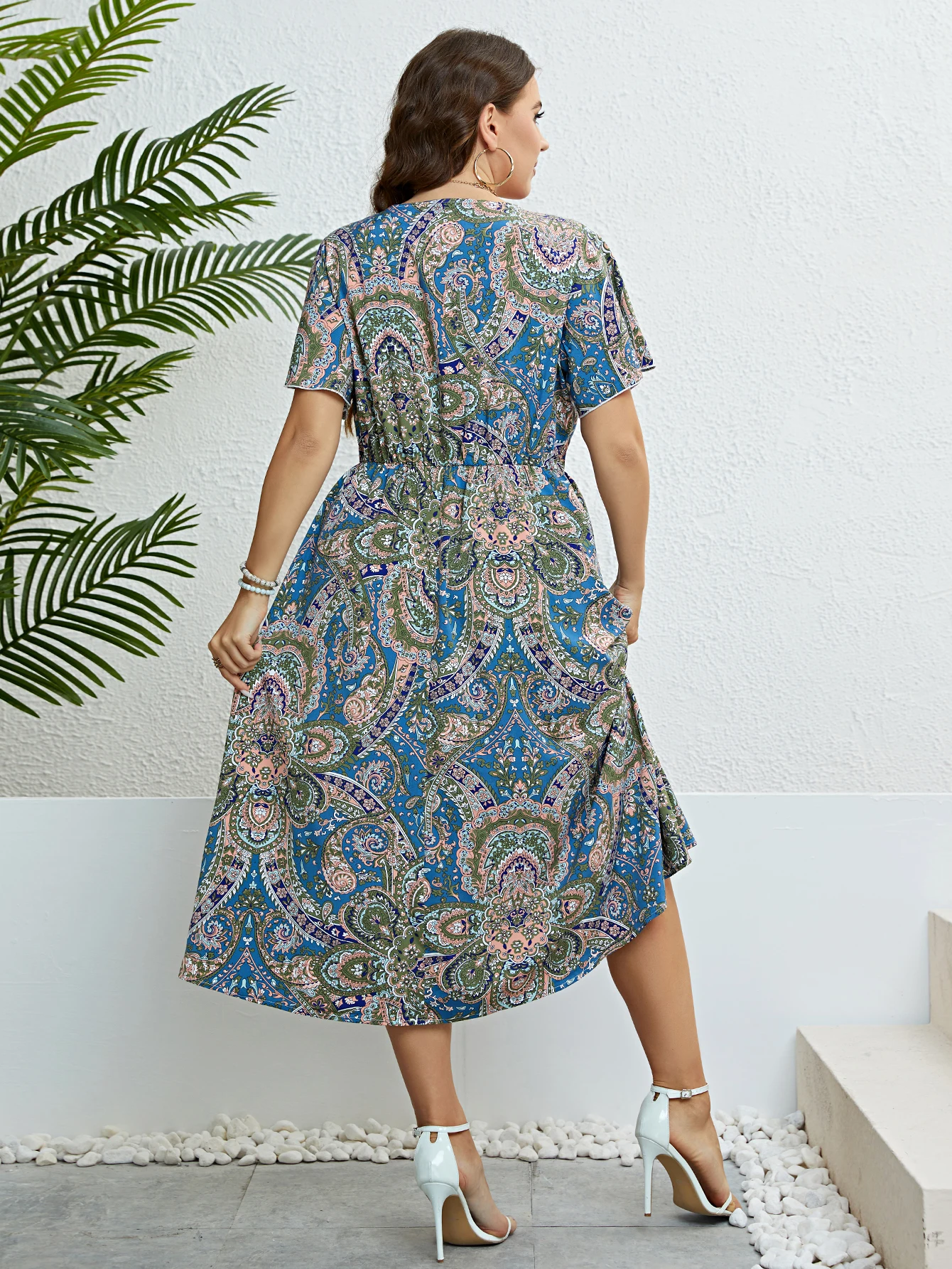 Della Mel Plus Size Surplice Neck Paisley Print Long Dress Women Summer Vacation Beach Short Sleeves A-Line Dresses 3XL 4XL