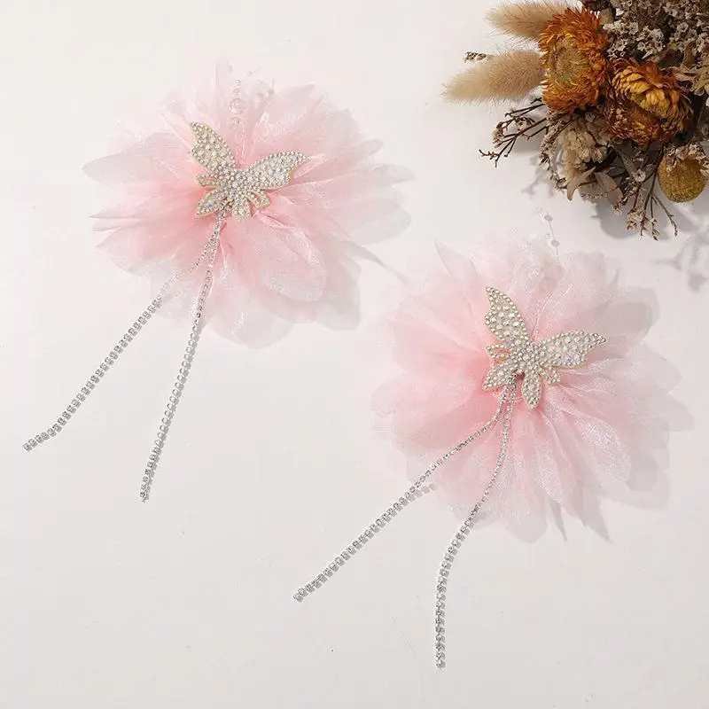 Weiche, flauschige Tüll-Haarklammern mit Strass-Schmetterling, funkelnden Kristallen und Quasten für Damen, geeignet für Hochzeiten und Partys. – Detail 9