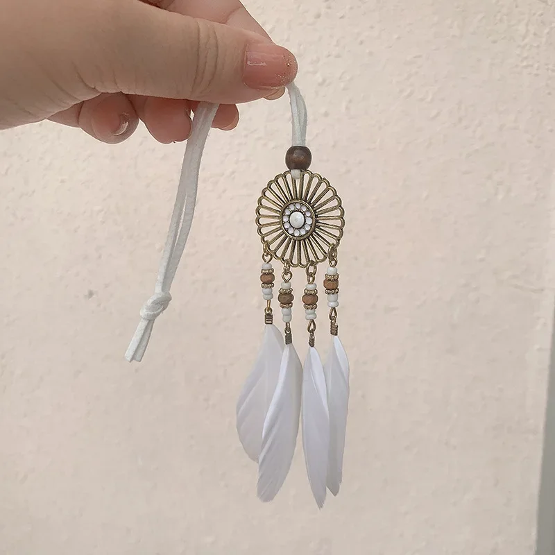 Mini Dream Catcher Handcraft Car Pendnat Feather Wind Chimes Girls Room Wall Hanging Home Decoration Keychain Birthday Gifts