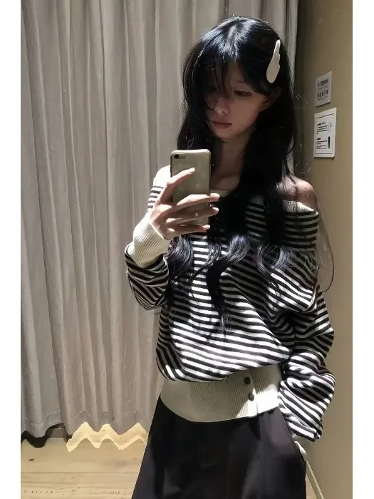 

Корейский мягкий длинный вязаный свитер светя на пуговицах на одно плечо, женский модный модный полосатый свободный крой для поездок на работу, весна-осень