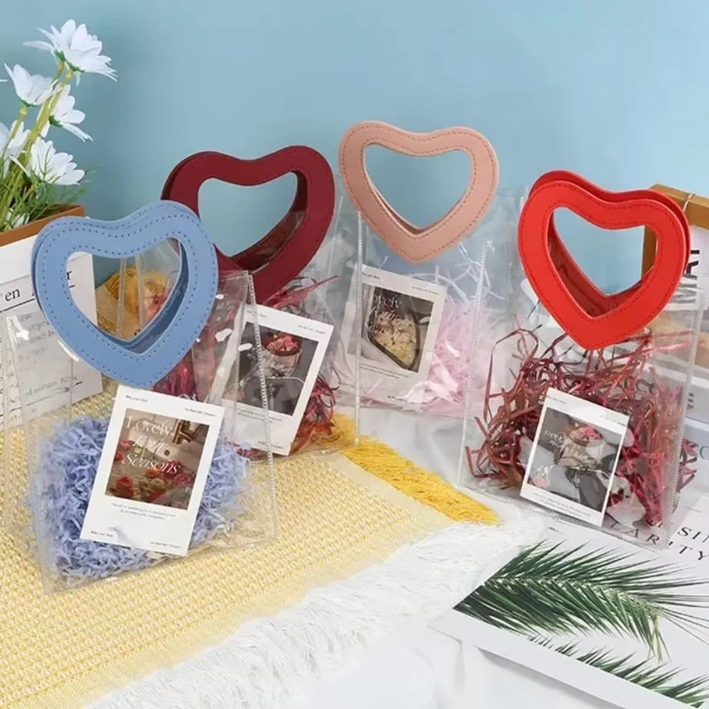 

Transparent Hand Gift Bag with Heart Shape Handle Waterproof Tote Bag Gift Pouch Handbag PVC Storage Bag Wedding Party Favors