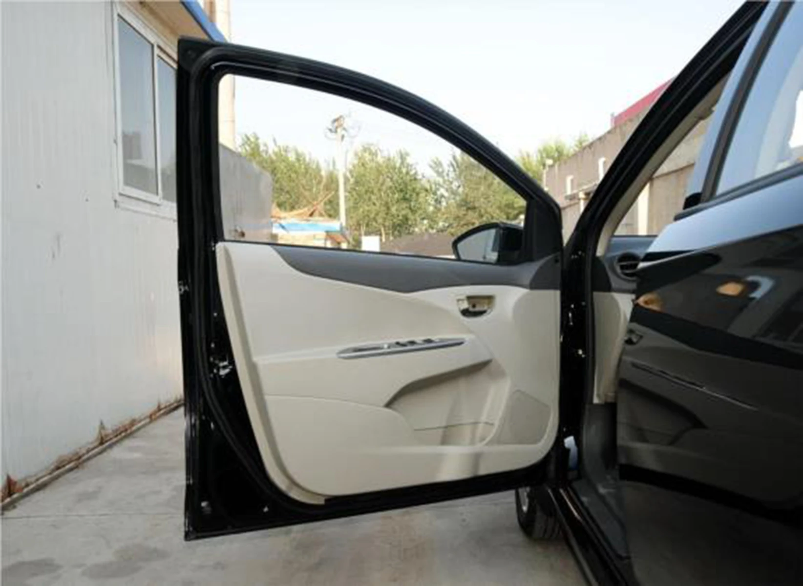 

Fit for Lifan 530 Accessories Door Interior Panel Inner Cover Plate