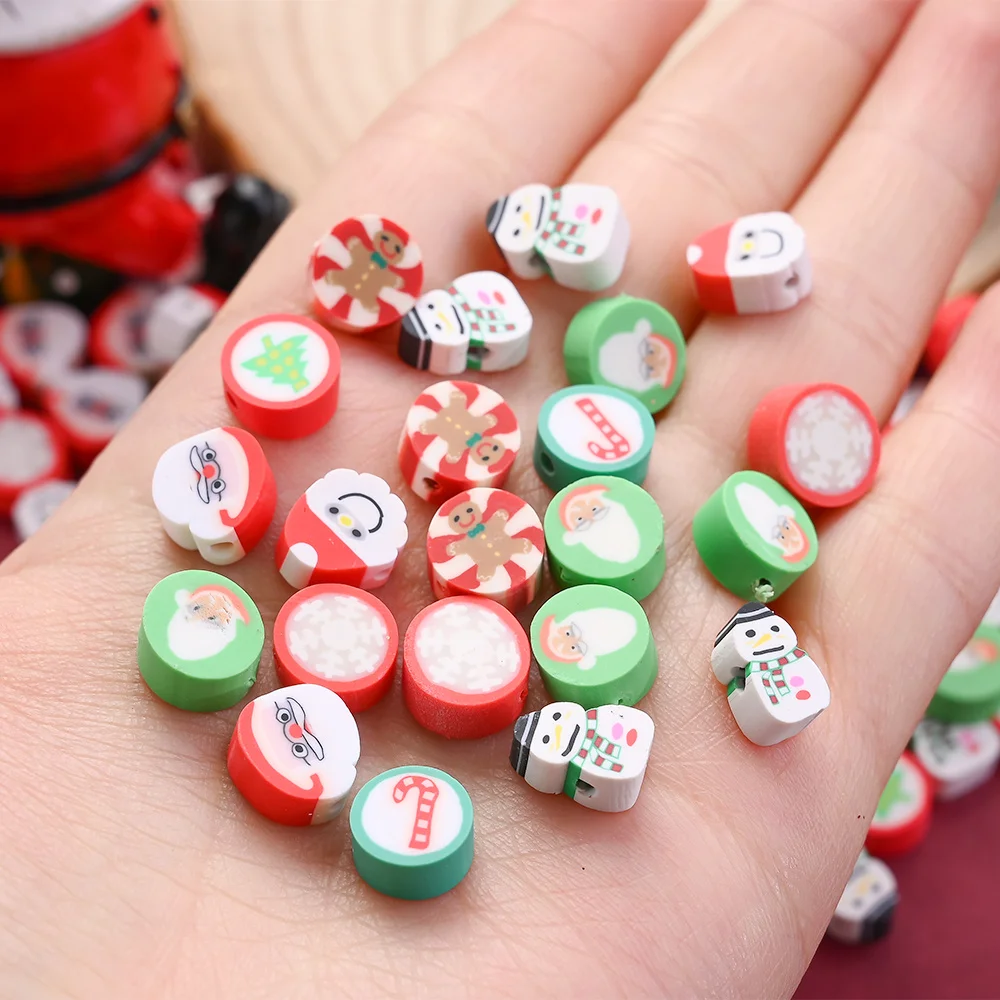 400/500pcs Mix Random Christmas Clay Beads for Jewelry Making 8-10mm Santa Claus Snowflake Bell Elk Pattern Flat Round Beads DIY Handcrafts Bracelet Phone Chains Keychains Gifts for Festival Christmas Thanks Giving Day