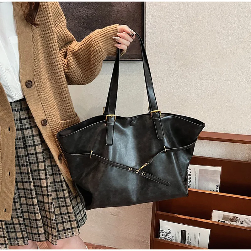 Europa Amerika Mode Einkaufstasche Retro Große Kapazität Umhängetaschen High-End Einfarbig Casual Bag Premium Leder Pendler Taschen – Detail 7