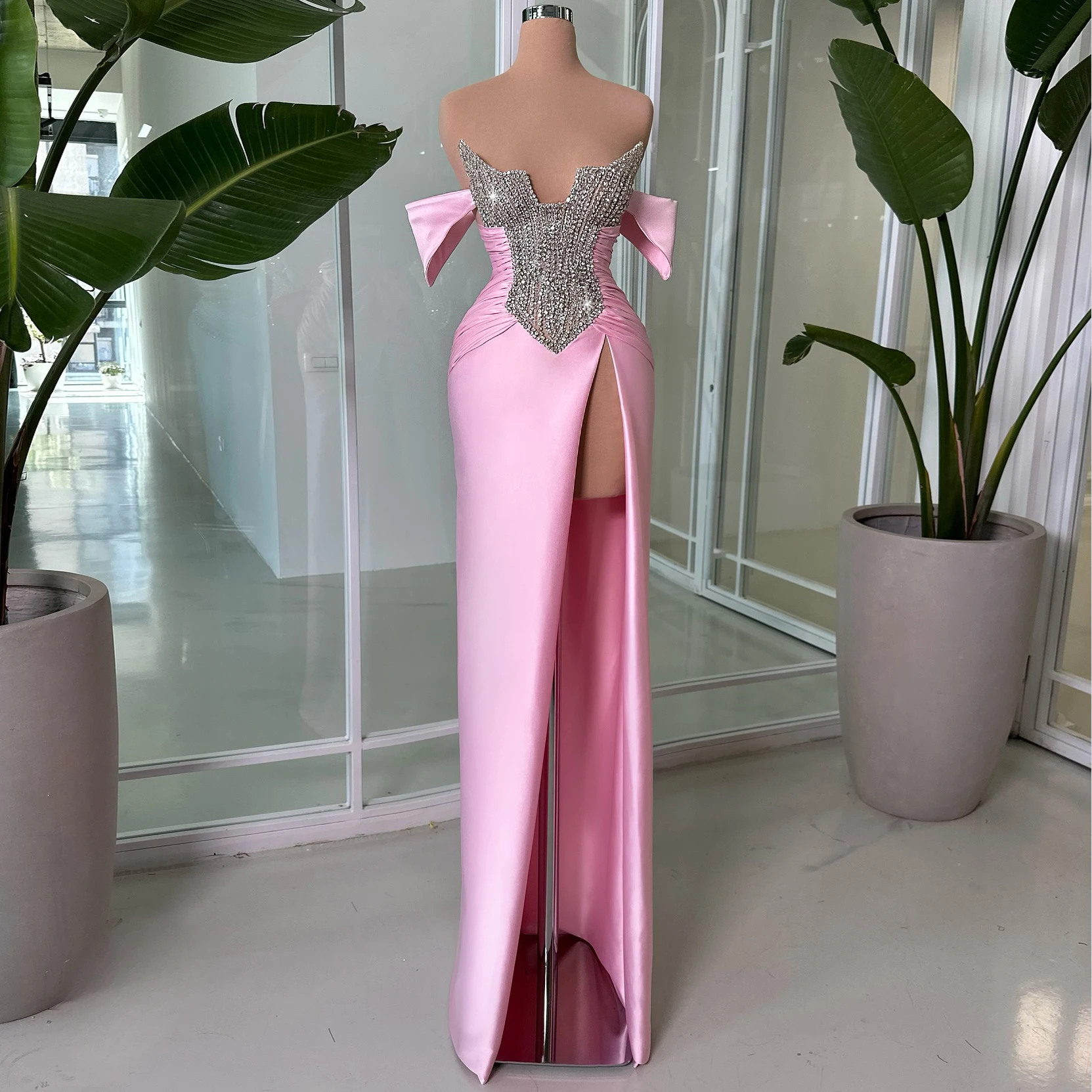 High Slit Pink Off Shoulder Beaded Crystal Evening Gown With Rhinestones Birthday Party Dress Satin Graduation Gown Customized