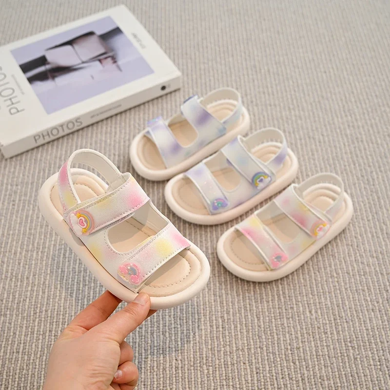 

Kids Strappy Sandals for Girls 2025 Summer Non-slip Soft Toddler Beach Shoes Gradient Color Comfort School Daily Wear Shoes Ins