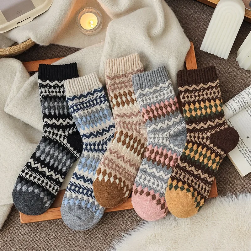 

1/3/5 Pairs Women Fair Isle Wool Socks Winter Retro Color Block Mid-Calf Socks Thick Warm EU 35-40 Versatile Cold Weather Socks