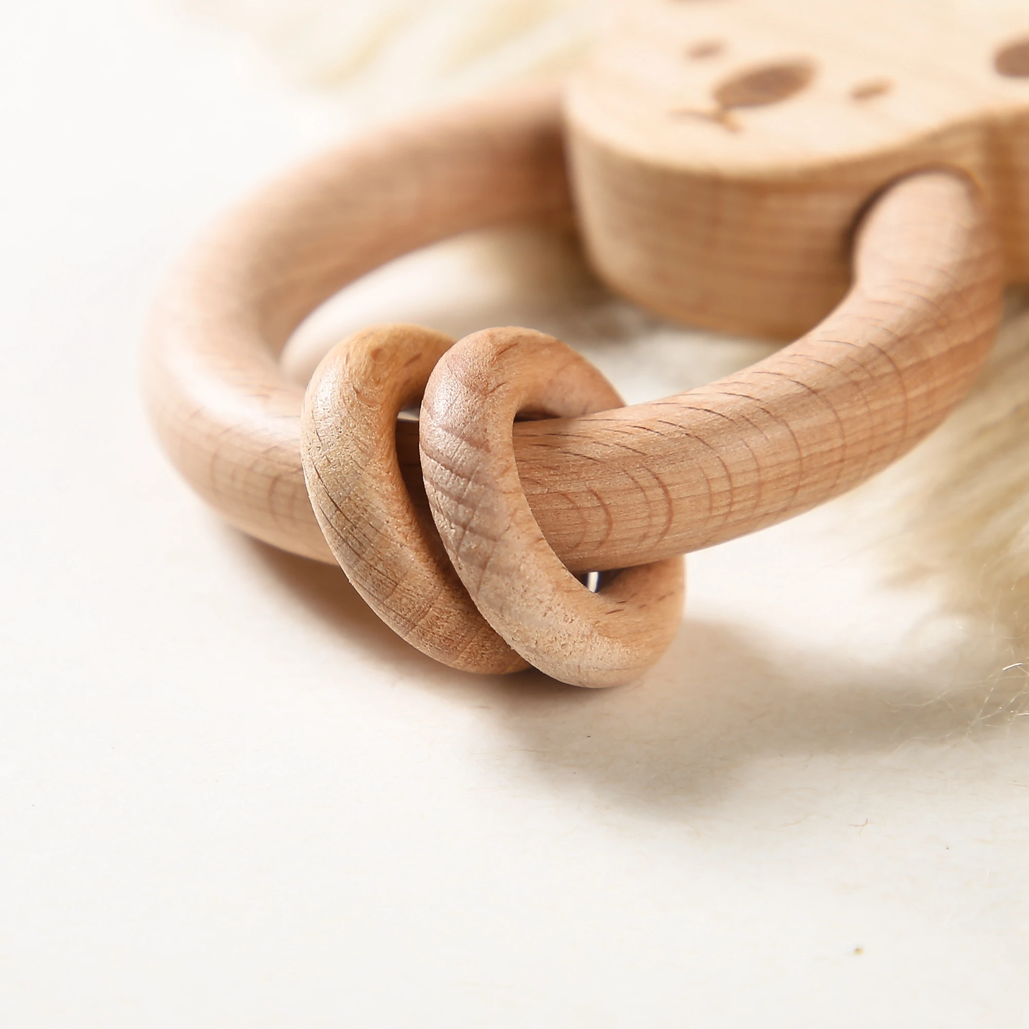 Wooden Toy Rattle Montessori Educational Toys Early Beech Animal Bear Hand Teething Wooden Ring Baby Rattles for Newborn Baby