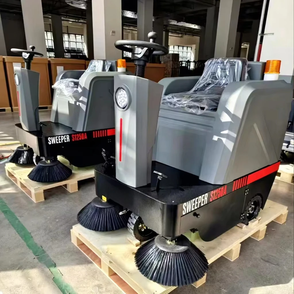 Tractor with water spray  mall street sweeper Electric Ride-On Floor Sweeper Cleaning Equipment Sweeper