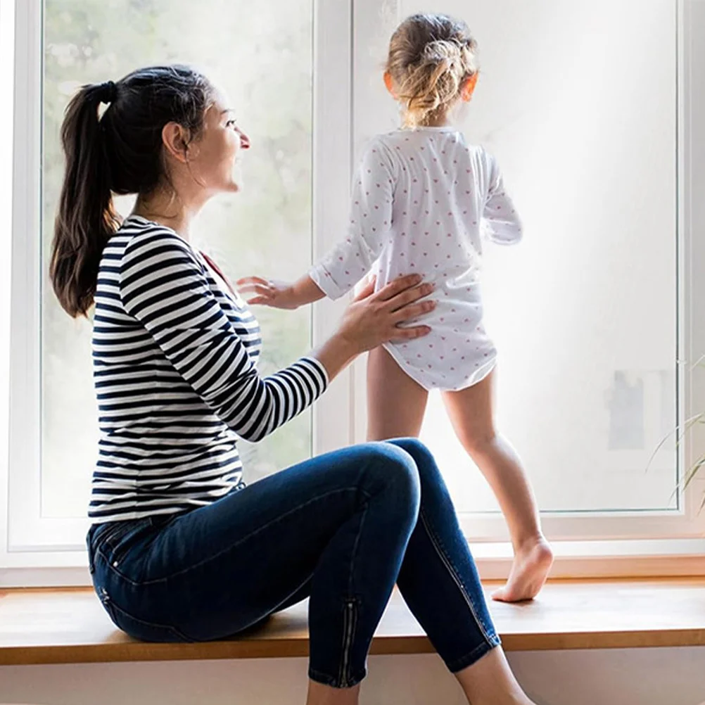 

1 Sheet Window Film Insulated Clear Reusable Window Covering Film for Winter Insulation Windproof Indoor Protection