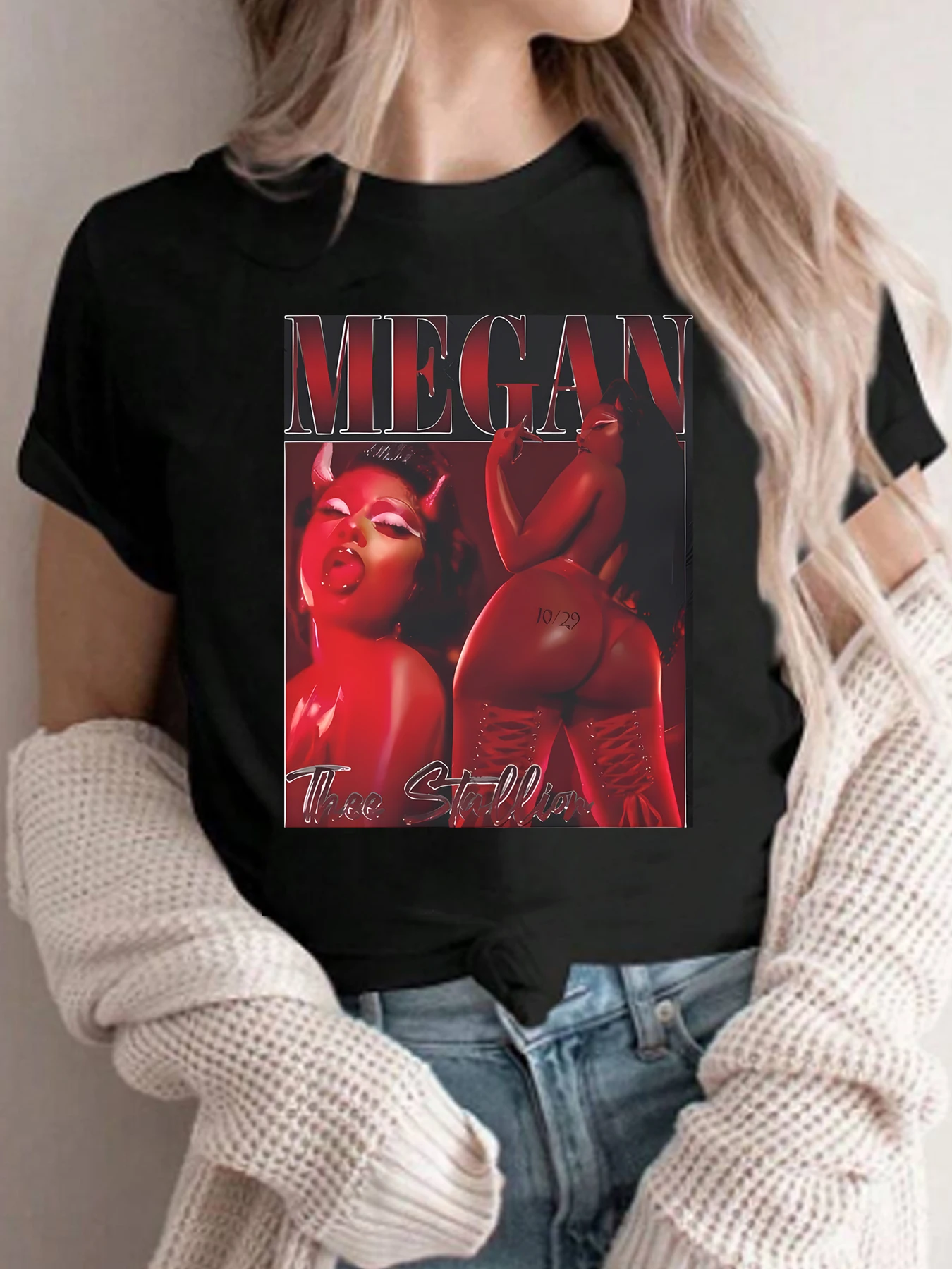 

MEGAN Plus size women's round neck short sleeve T-shirt with elastic half sleeves and trendy prints