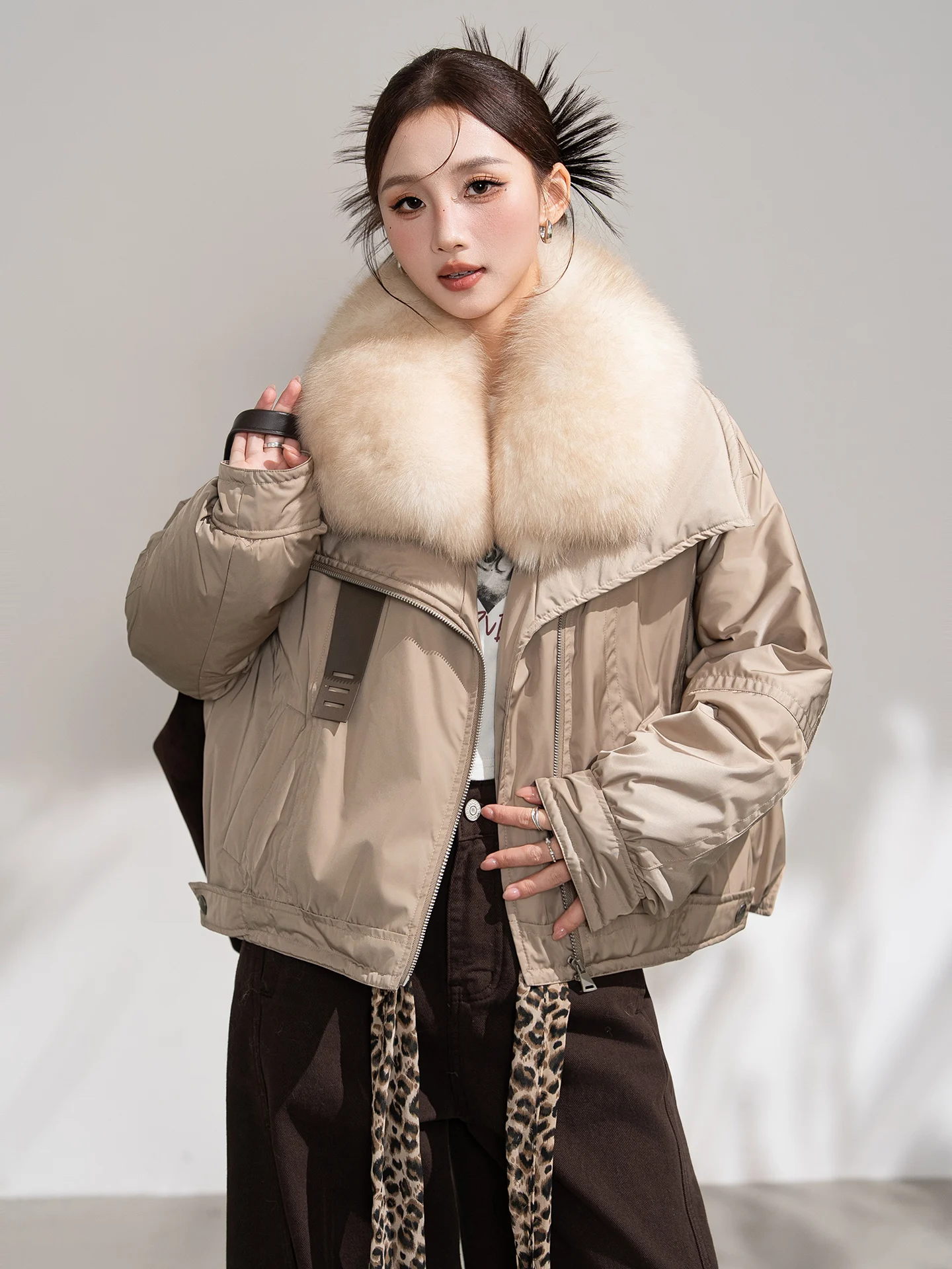 سترة شتوية نسائية جديدة لعام 2025 سترة سترة باركا معاطف بياقة من فرو الثعلب الطبيعي الحقيقي ملابس خارجية نسائية فاخرة