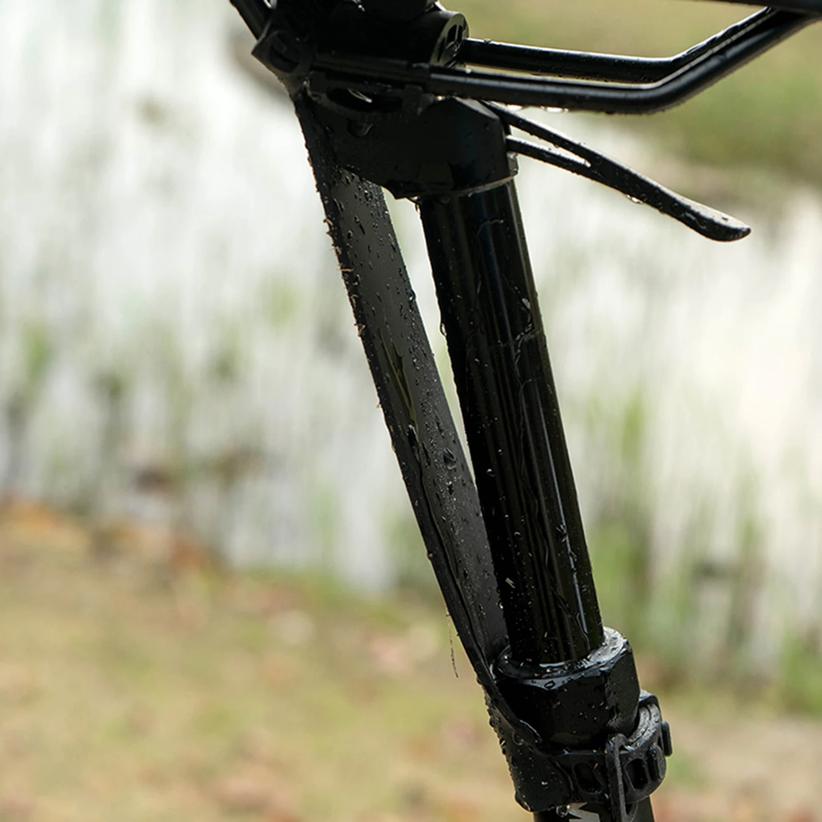 

Tube Protector Adjustable Bicycles Tube Mud Gravel Guard Easy To Install Bicycle Dropper Seatpost Protector for Bike Debris