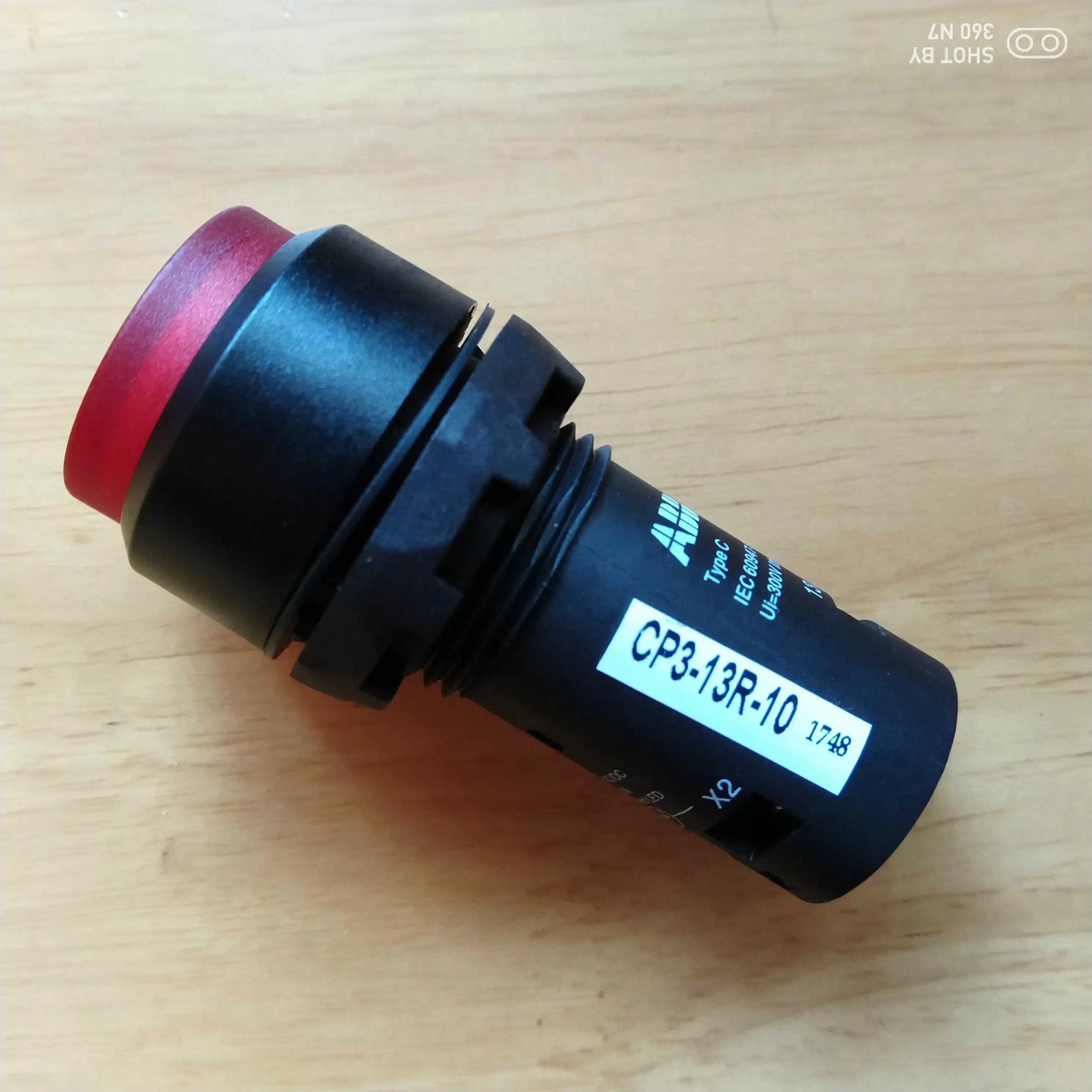 

CP3-13R-10 positive convex red self-adjusting button switch with light, integrated button switch.