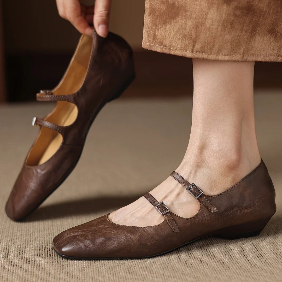 

Женские плиссированные слипоны из коровьей кожи с двойной металлической пряжкой и квадратным носком, мягкая удобная женская обувь на плоской подошве Мэри Джейн высокого качества