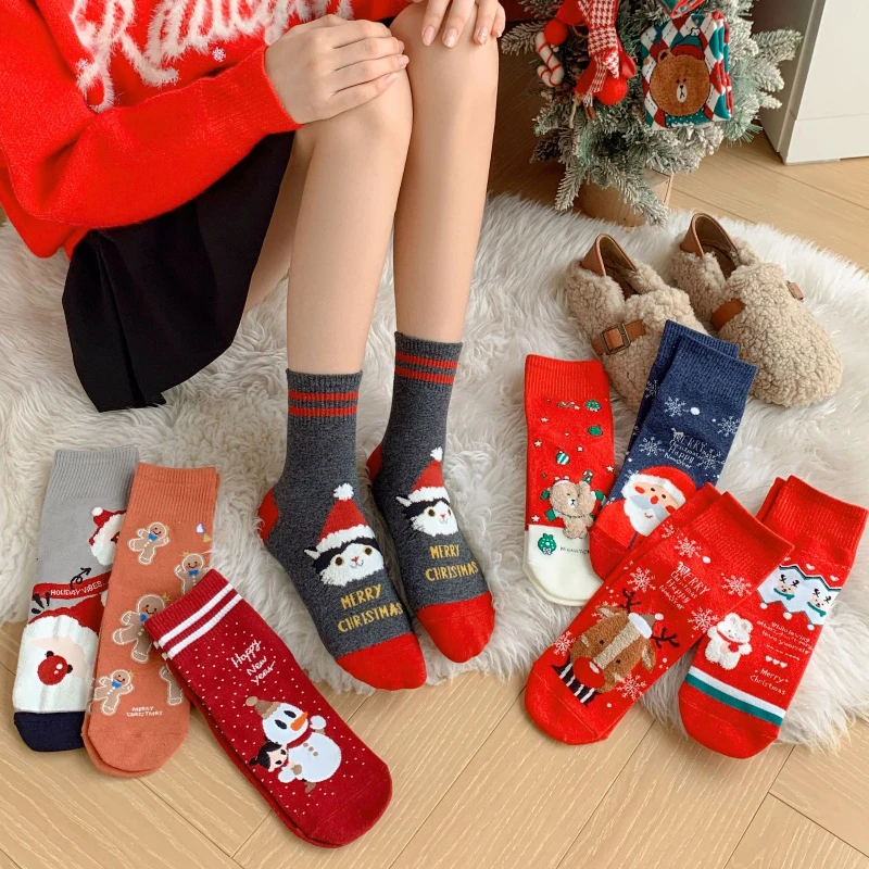 

3 Pairs of Cute Cartoon Santa Claus Mid Tube Socks Unisex Straight Long Tube Socks Comfortable and Breathable Christmas Socks