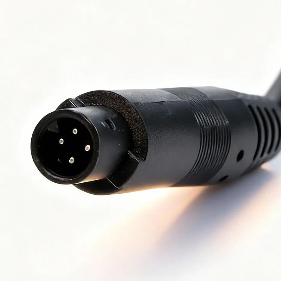 4-Pin auf RCA-Buchse Adapterkabel 12V für Auto-Rückfahrkamera, Überträgt CVBS-Videosignal und Stromversorgung – Detail 3
