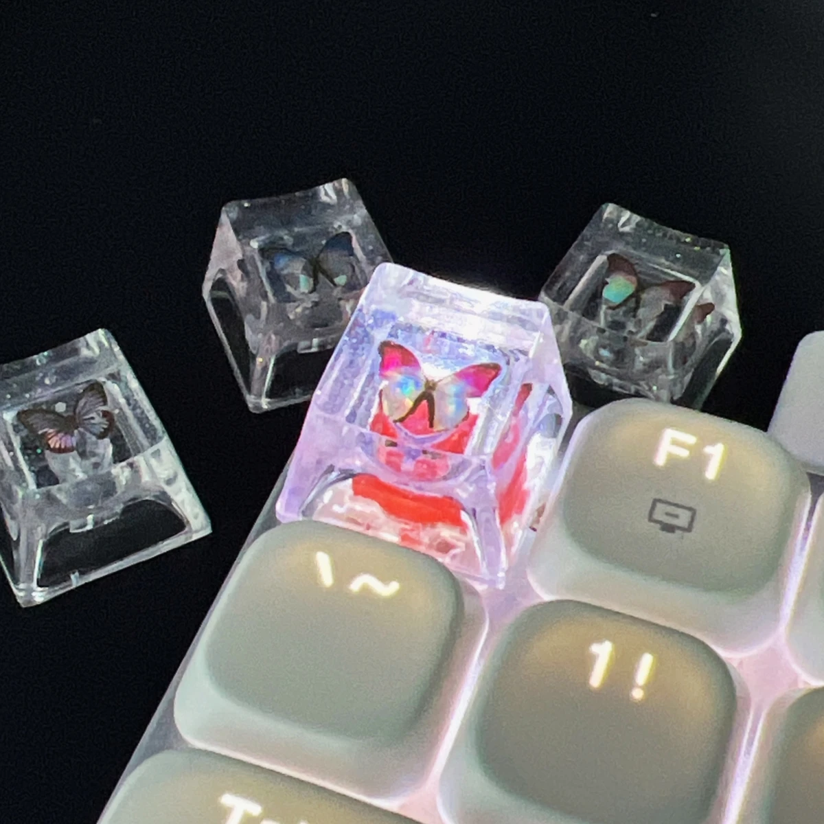 1Pcs New Best Selling Translucent Butterfly Keycaps Cross Axis Mechanical Keyboard Keycaps With Accessories