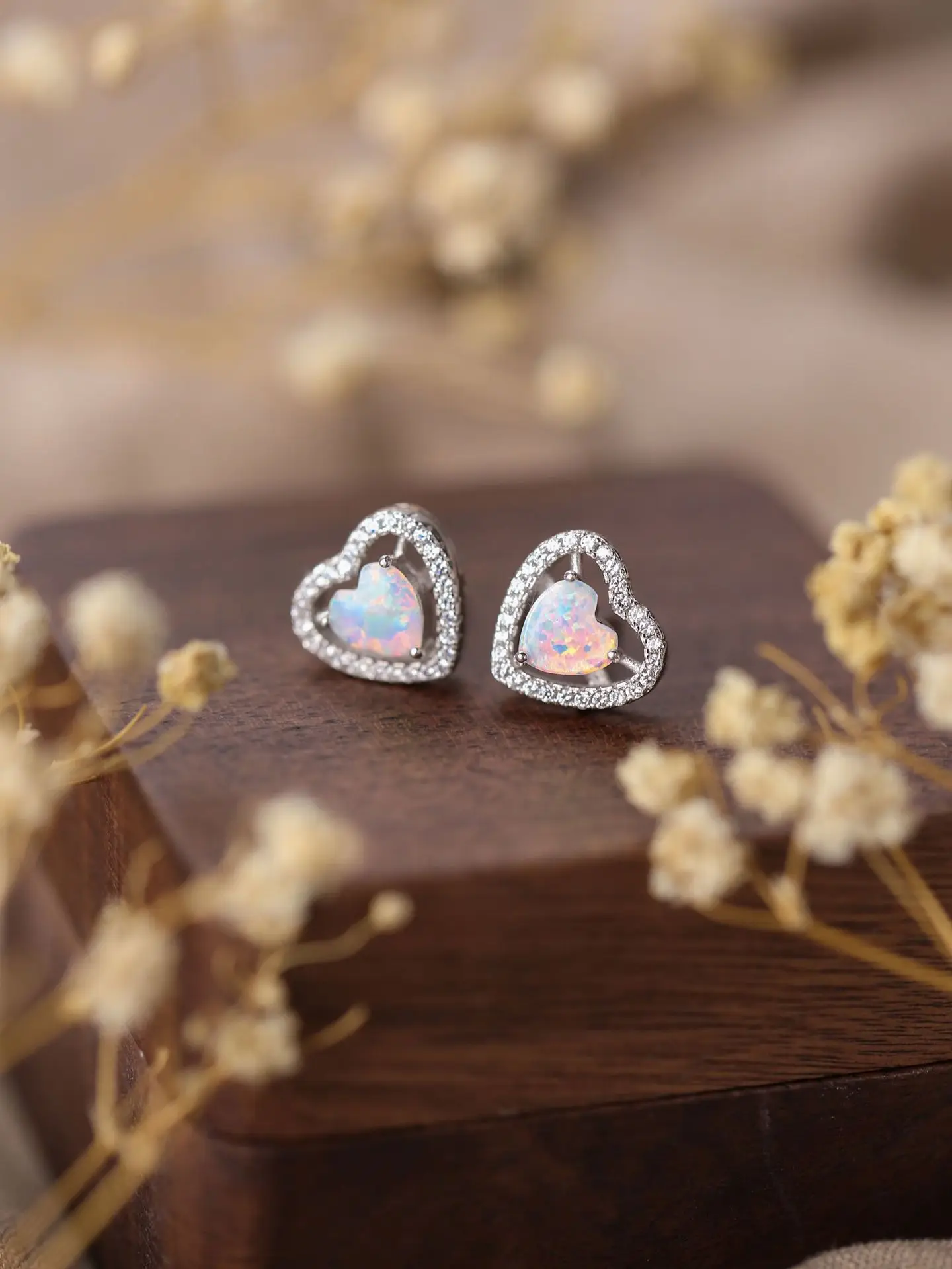 

Pinkish-blue Heart-shape Girls' Earrings with Tiny Shining Zircon,Trendy Adorable Style for Birthday Party or Couples Dating