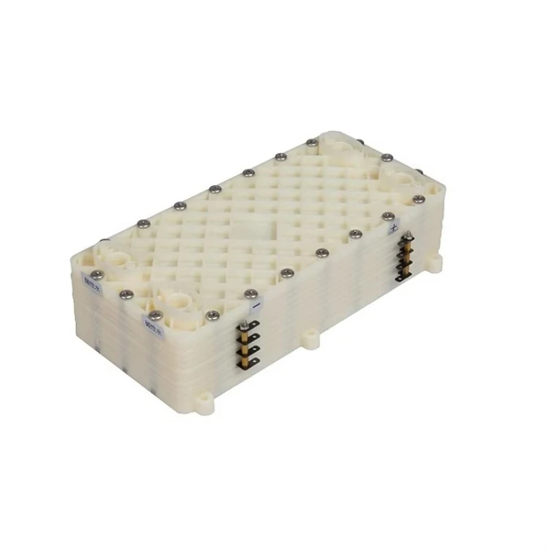 8-plate, 7-slot SPE water electrolyzer for hydrogen generators