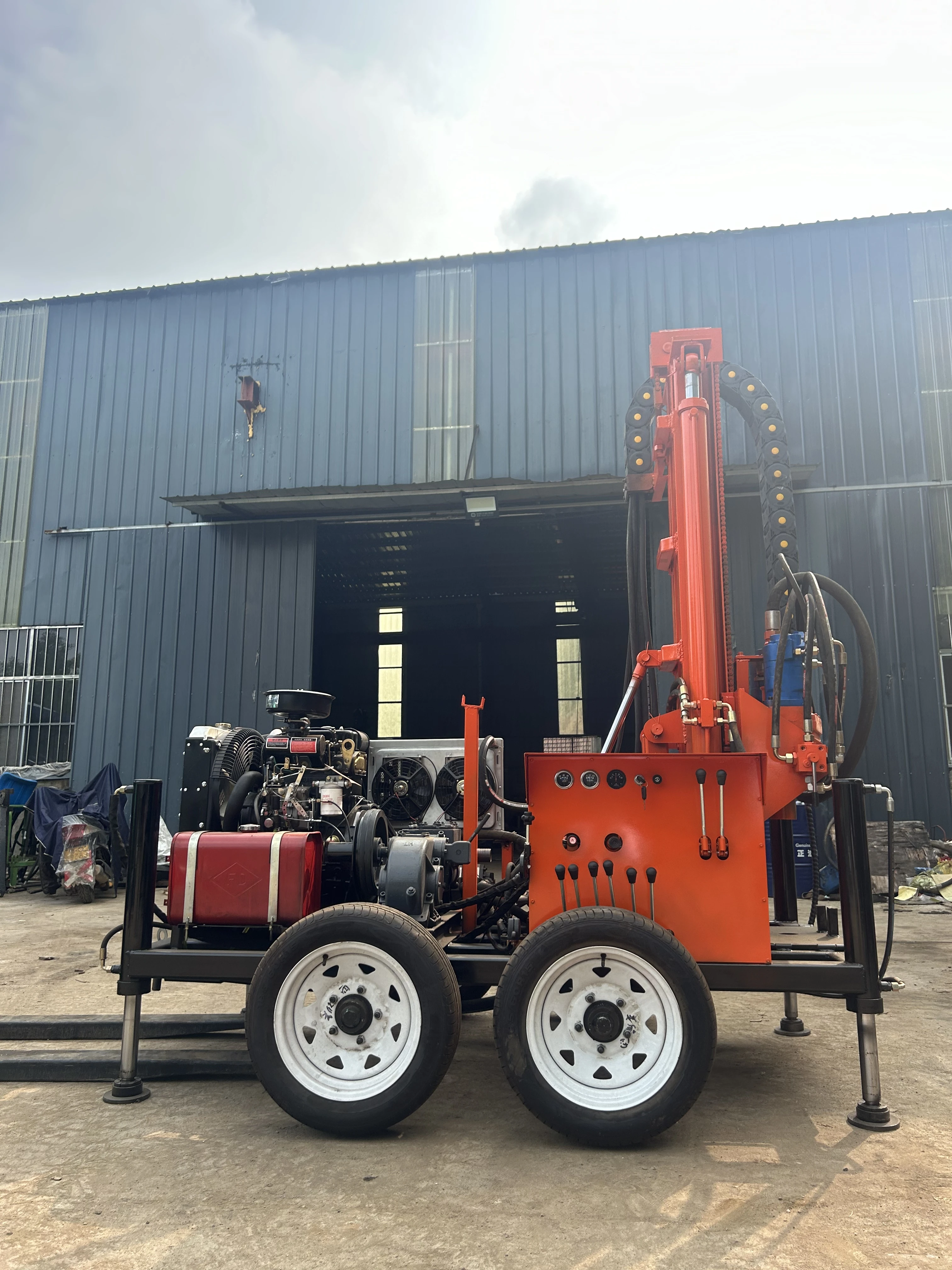Customized Domestic Diesel Hydraulic Drill Featuring Swivel Wheel Maneuverability