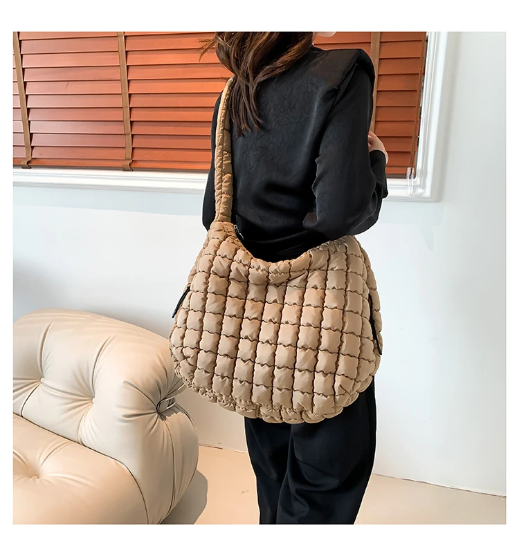 Trendy Large Plaid Quilted Shoulder Crossbody Bags Women Hobos Handbags and Purses Nylon Padded New Thread Messenger Bag