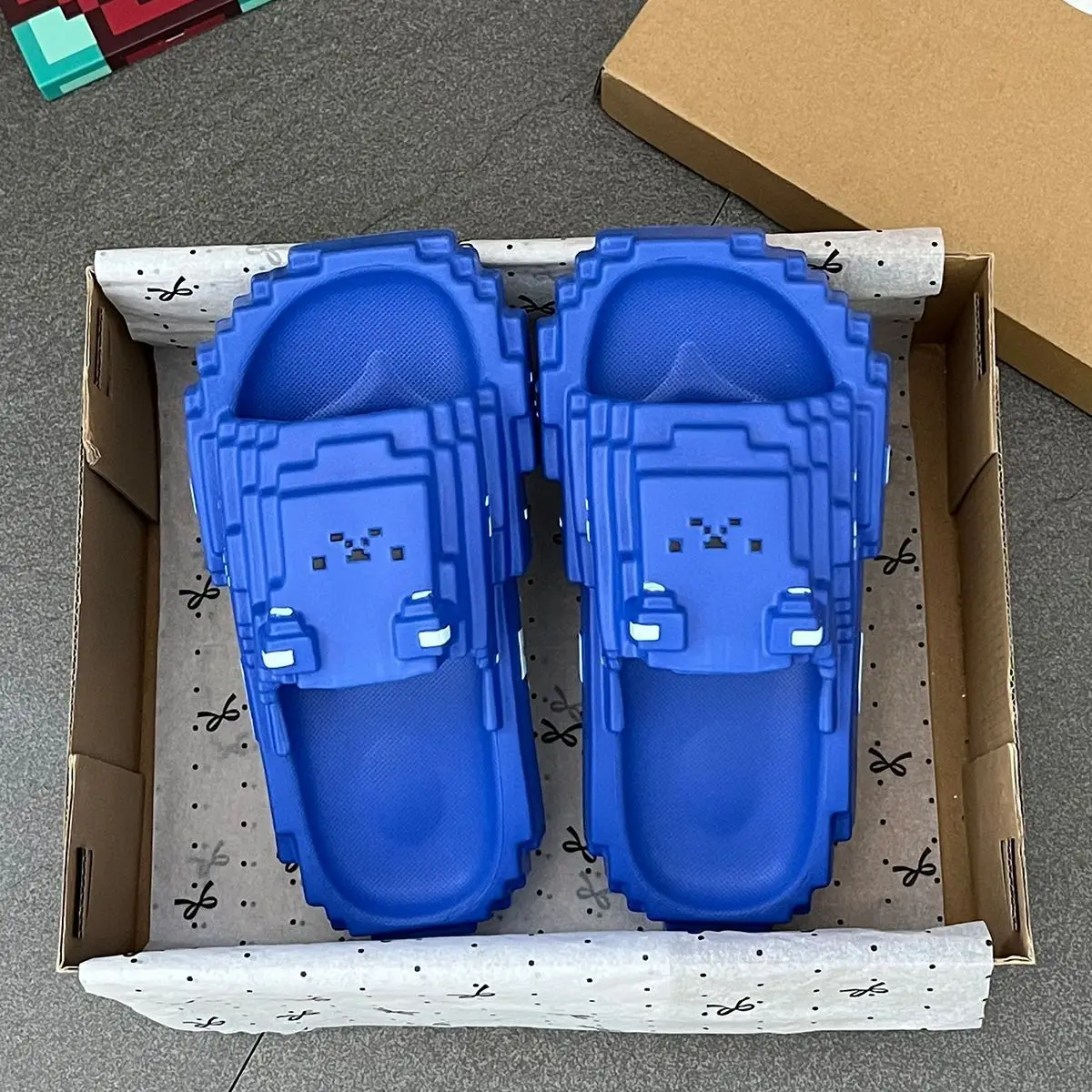 

Summer slippers for men and women funny cartoon pixel indoor home thick bottom anti slip with a sense of stepping on feces weari