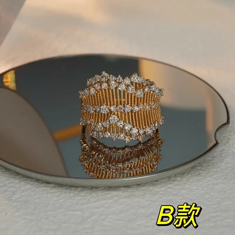 Foydjew Italian Vintage Jewelry Hollow Design Gold Color Rings Inlaid Zircon Elegant Banquet Party Accessories For Women