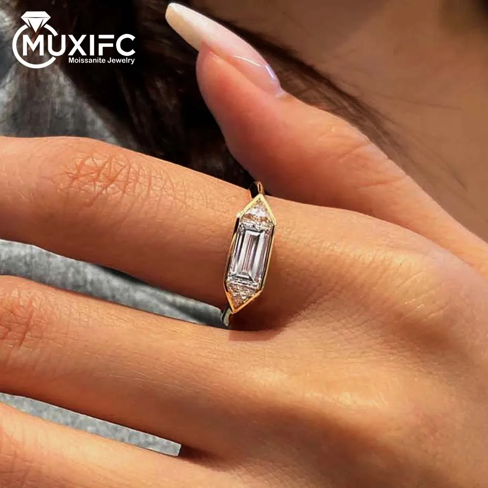 

MUXIFC 1.4ct Moissanite Rings for Women 925 Silver 18K Gold Plated Lab Diamond Wedding Band Luxury 3-Stone Bezel Fine Jewelry