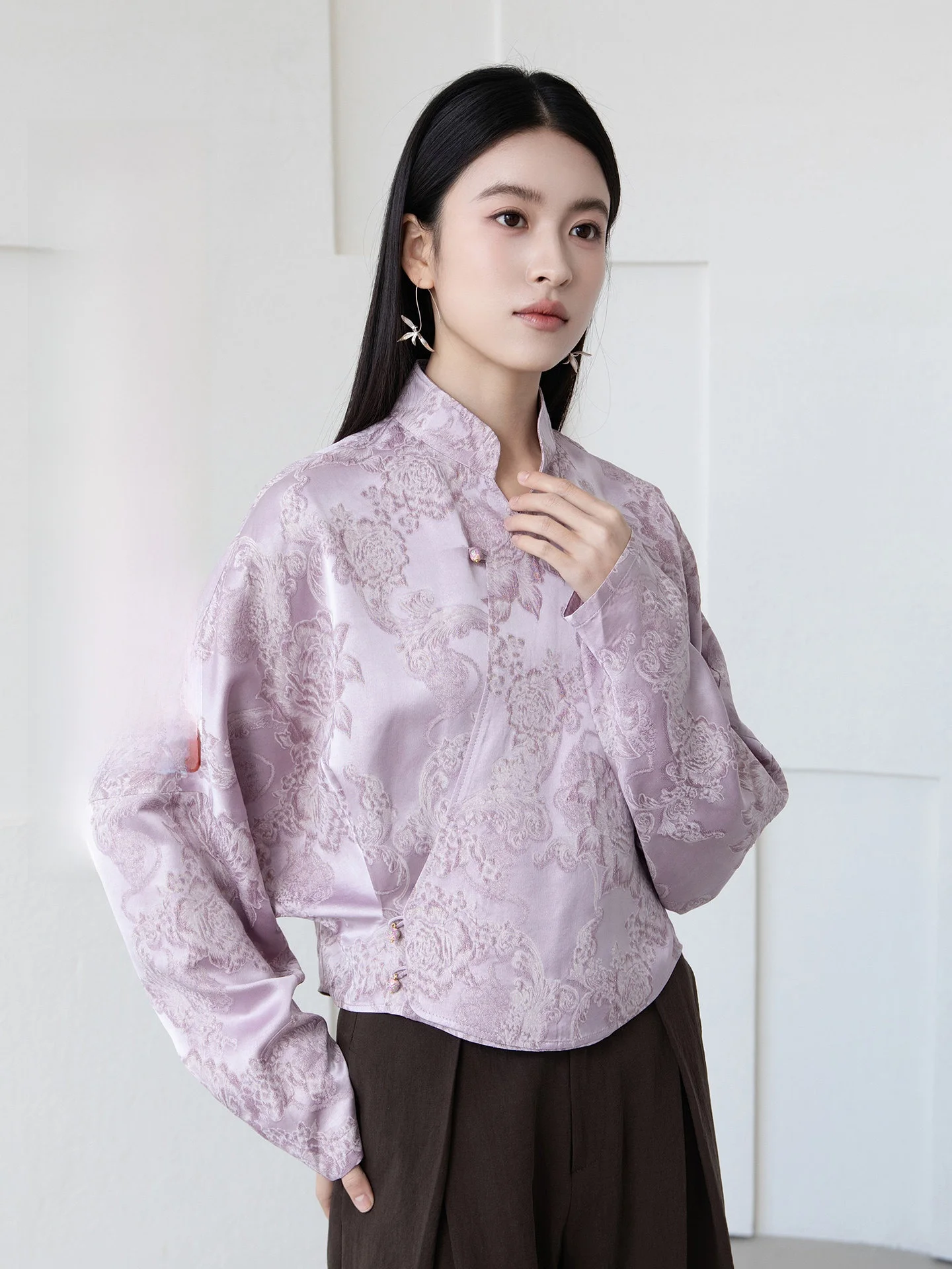 

Anytime New Chinese Sle Satin Floral Embroidery Long Sve Women's irt Improved Airplane Sve Comfortable Breathable