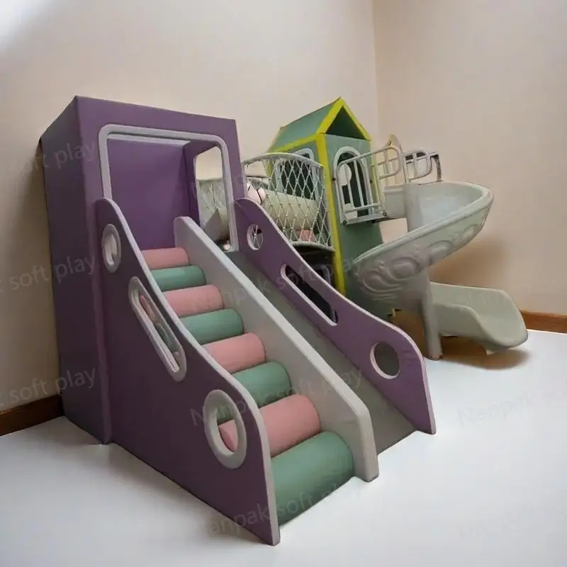 子供用の滑り台ピットとボールピットを備えたカスタムの柔らかい遊び場屋内および屋外のプレイルーム