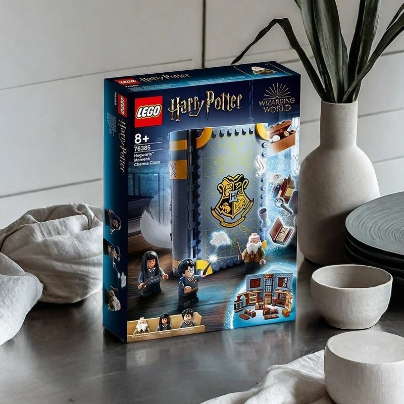 Is a part of the 76385 LEGO Harry Potter series, named 