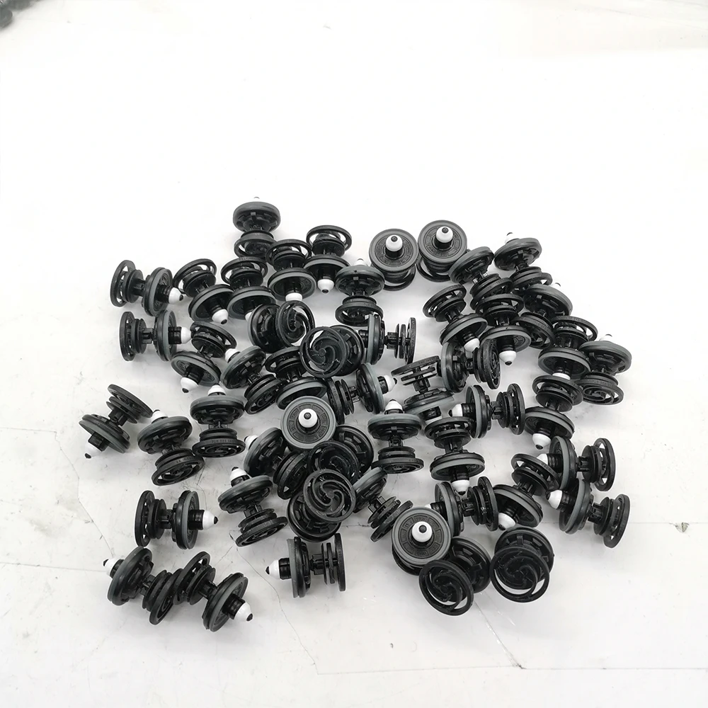 50Pcs Door panel trim clip 7L6868243 For VW Caddy Jetta/syncro Teramont Touareg Multivan