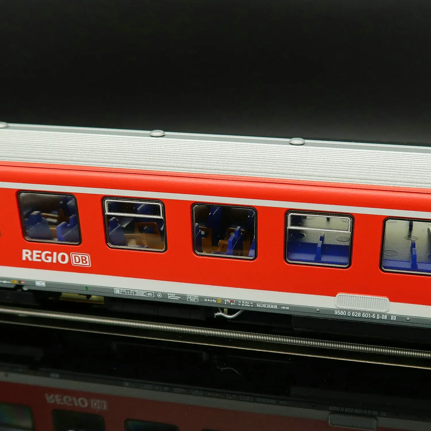 ROCO Train Model HO Type 1/87 72078 VT628 Intercity Train with Lights Two Sections Set DB DC Version Rail Car Toy