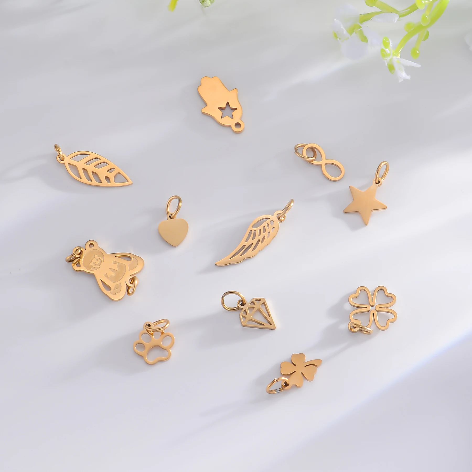 6 Stück/Set Edelstahl Spiegelpolierte Mini-Anhänger in Form von Herz, Stern, Flügel, Pfote, Hand und Blume für DIY-Schmuckherstellung Zubehör – Detail 4