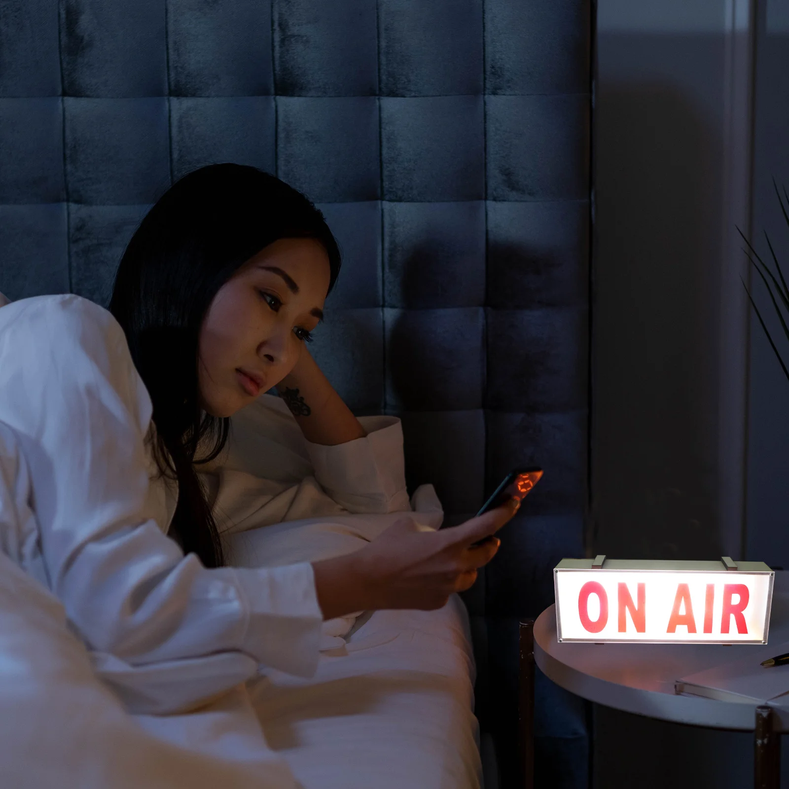 ป้ายไม้กล่องไฟ Night Neon พื้นหลังตกแต่ง LED Air Operated Office