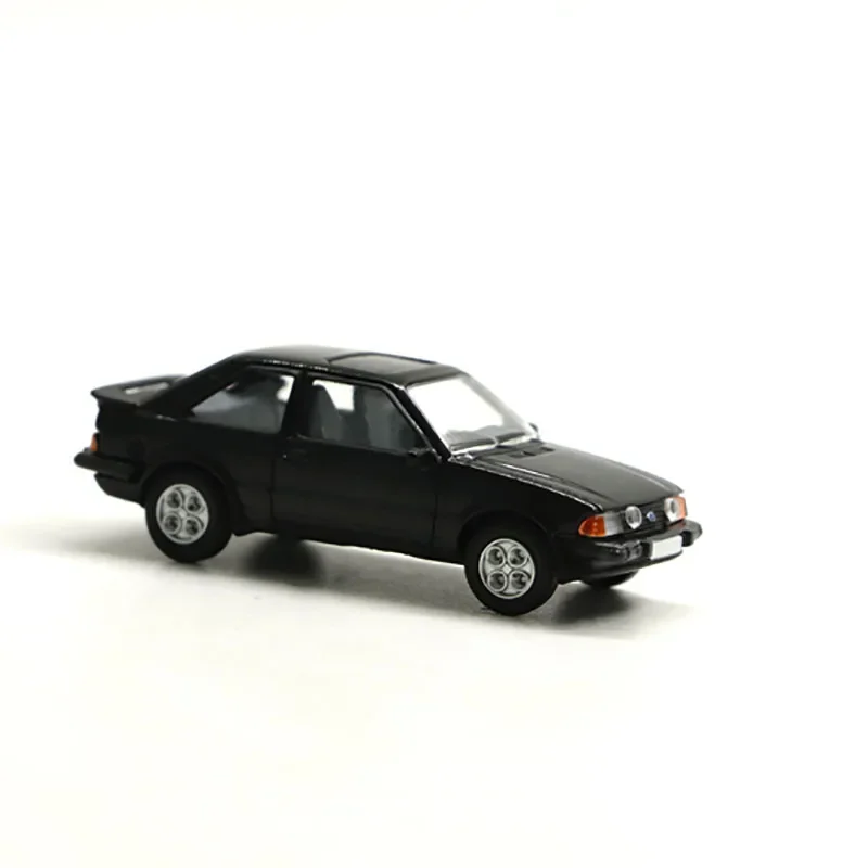 Resin 1:87 Ford Escort MK3 XR3 Car Model Adult Classic Collection Static Display Ornament