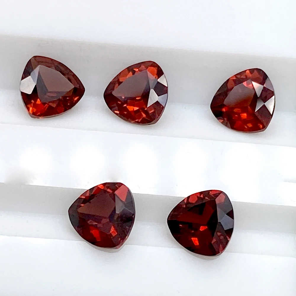 10pcs Trillion 8x8mm-9x9mm Red Garnet Mozambique Real Natural Stone Facet Eye Clean Semi-precious Loose Gemstone For Jewelry