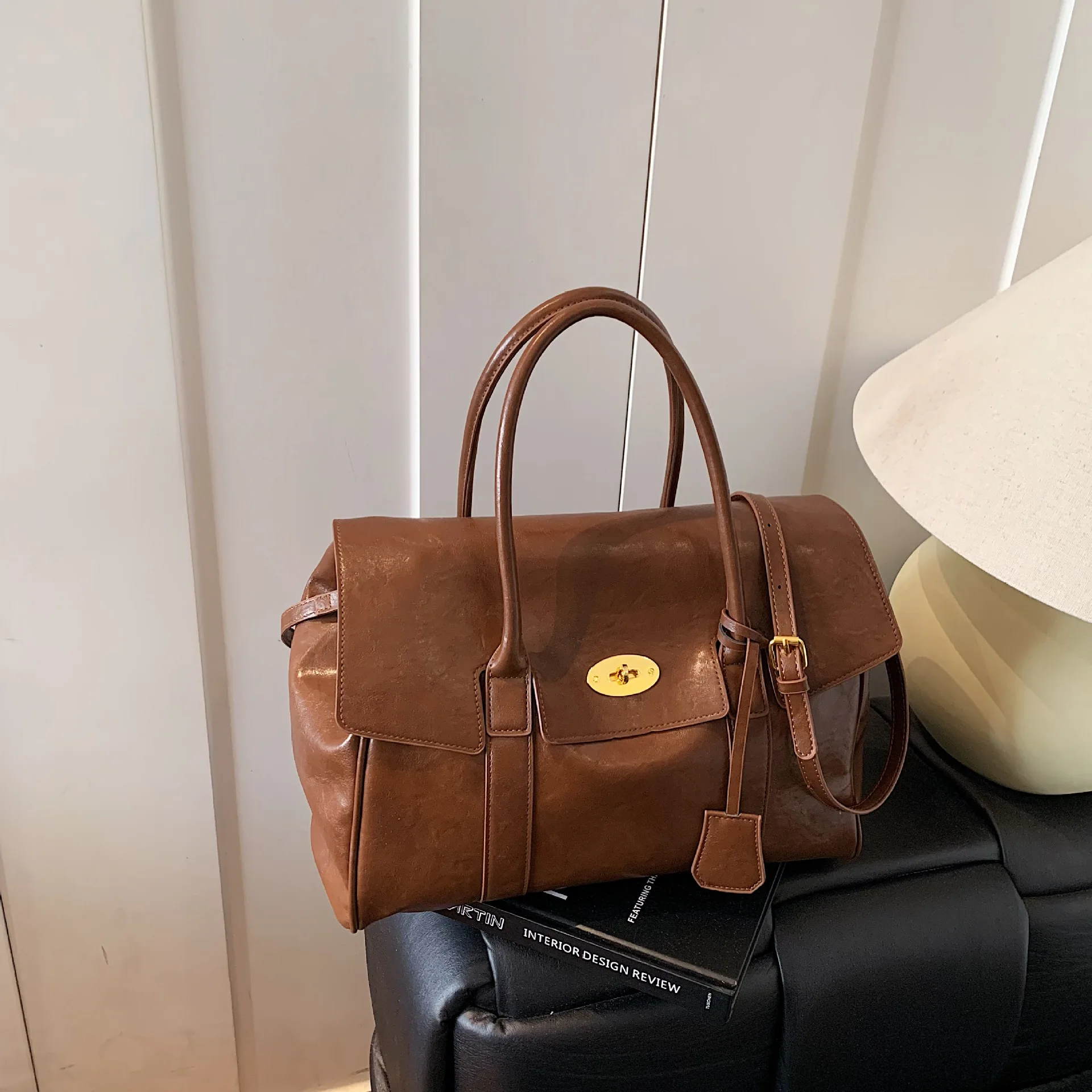  2025 حقيبة يد جلدية بسيطة للنساء أنيقة قفل مقبض علوي حقيبة عالية الجودة جلد البقر مكتب محفظة شيك العمل حمل #2