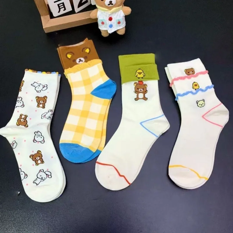 4 قطع كرتونية ‌ جوارب Rilakkuma متوسطة الأنبوب متعددة الاستخدامات في المنزل، جوارب مريحة ودافئة للأولاد والبنات هدايا العيد