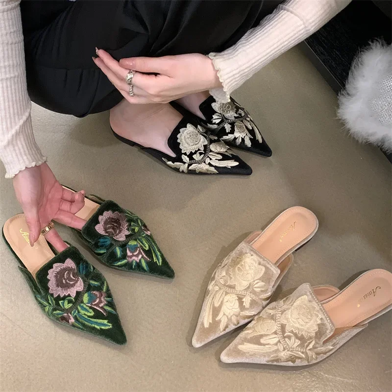 

Summer New China-Chic Embroidery Flower Baotou Half Slippers Wear Fashion Temperament Pointed Flat Muller Shoes