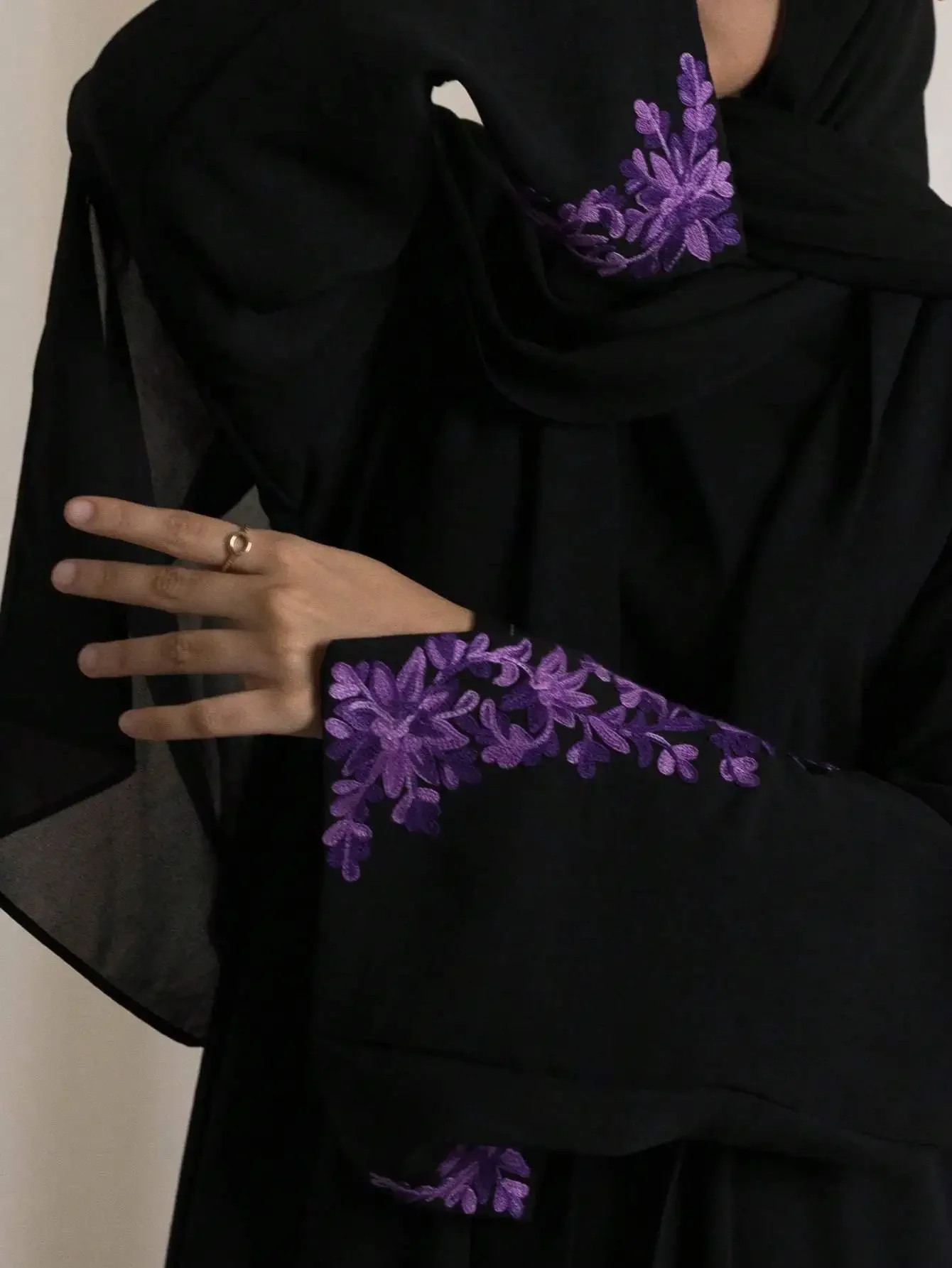 ผู้หญิงหลวมเย็บปักถักร้อย Abaya แขนยาวเปิดด้านหน้า Abayas ตะวันออกกลางอาหรับ Kaftan Maxi Jilbabs ไม่มี Hijab