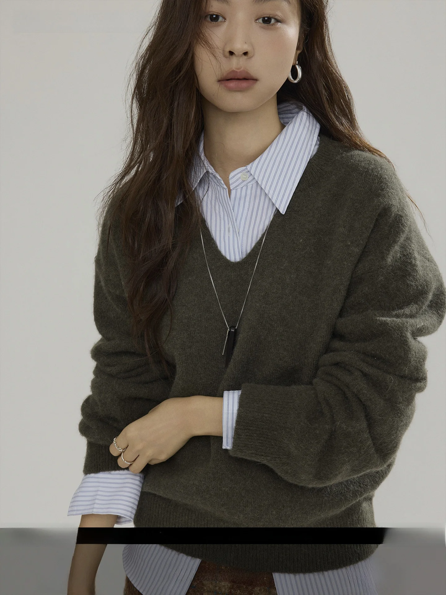 

Joli Choose Women's V-ne Knitwear Casual Sle Faionable High-quali Commute Sweater Loose Fit Long Sve Winter 2025