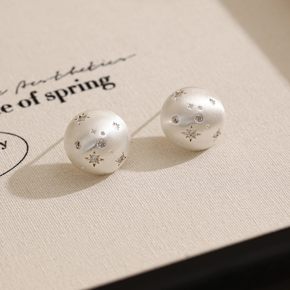 Small Niche Design Metal Semi-Circular Brushed Earrings 2024 Christmas Party Fashion Jewelry Unusual Ear Accessories For Women