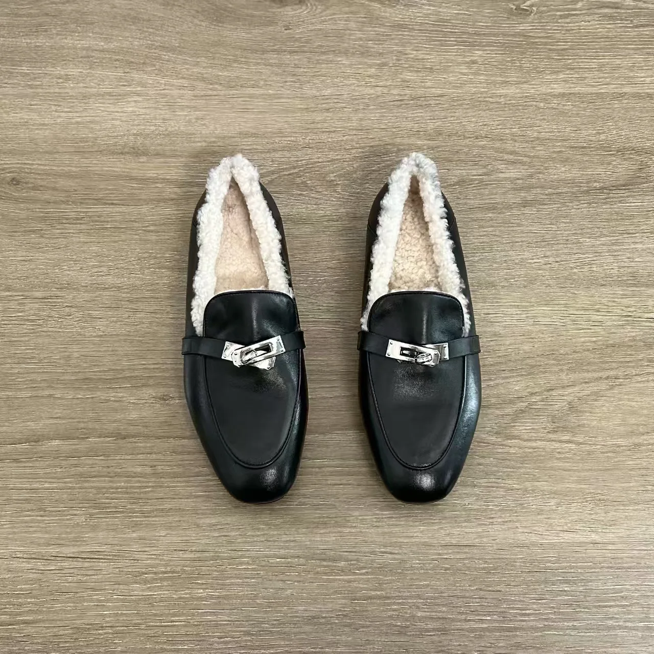 

Autumn New Women's Leather Comfortable Slip On Slippers Daily Metal Decoration Casual Outside Mules Female Shoes