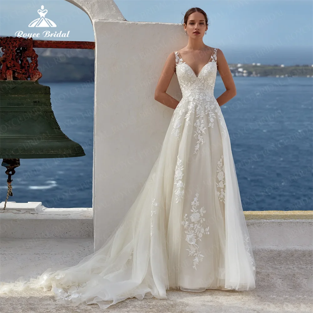 Roycebridal-A-Line فستان زفاف من التل ، كلاسيكي برقبة على شكل حرف V ، بدون أكمام مع زينة من الدانتيل ، فساتين زفاف مفتوحة من الخلف