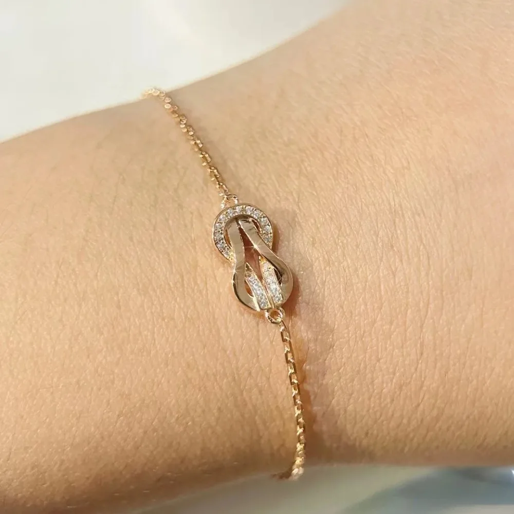 Original Luxury Chance Infinie Jewelry - Charming Women's Bracelet with Diamonds and Twisted Shapes for Couples - Holiday Wear