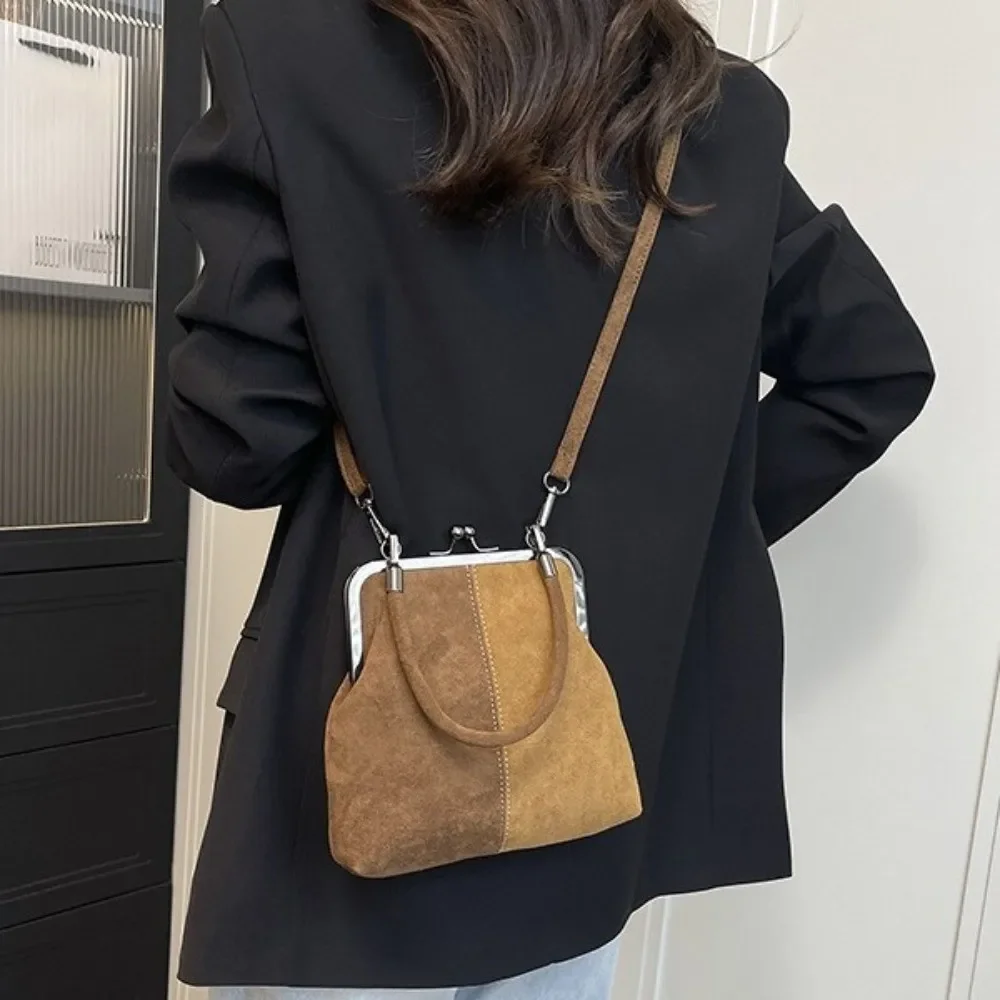 Vintage-Umhängetasche aus mattiertem Leder mit Verschluss, große Handtasche für Damen, ideal für Reisen und als Geschenk – Detail 12