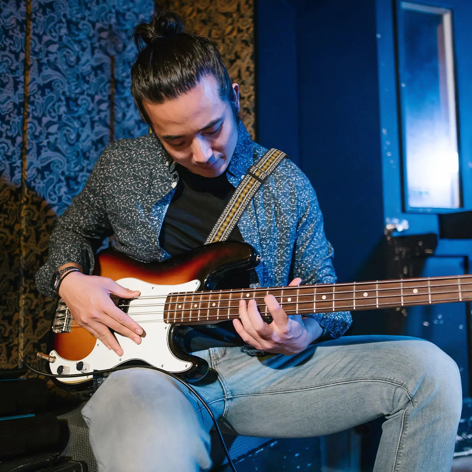 

1Pcs Guitar Strap Premium Durable Adjustable Shoulder Belt Creative Embroidery Design for Acoustic Bass Electric Instrument